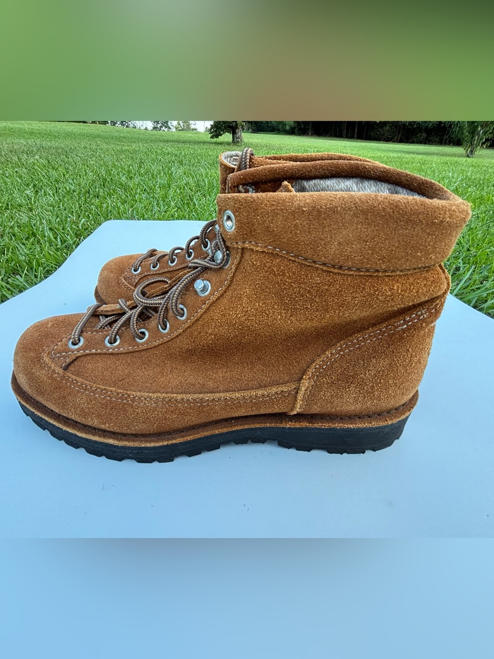Danner Light Men’s Gore Tex Boots, Khaki, Size 10.5